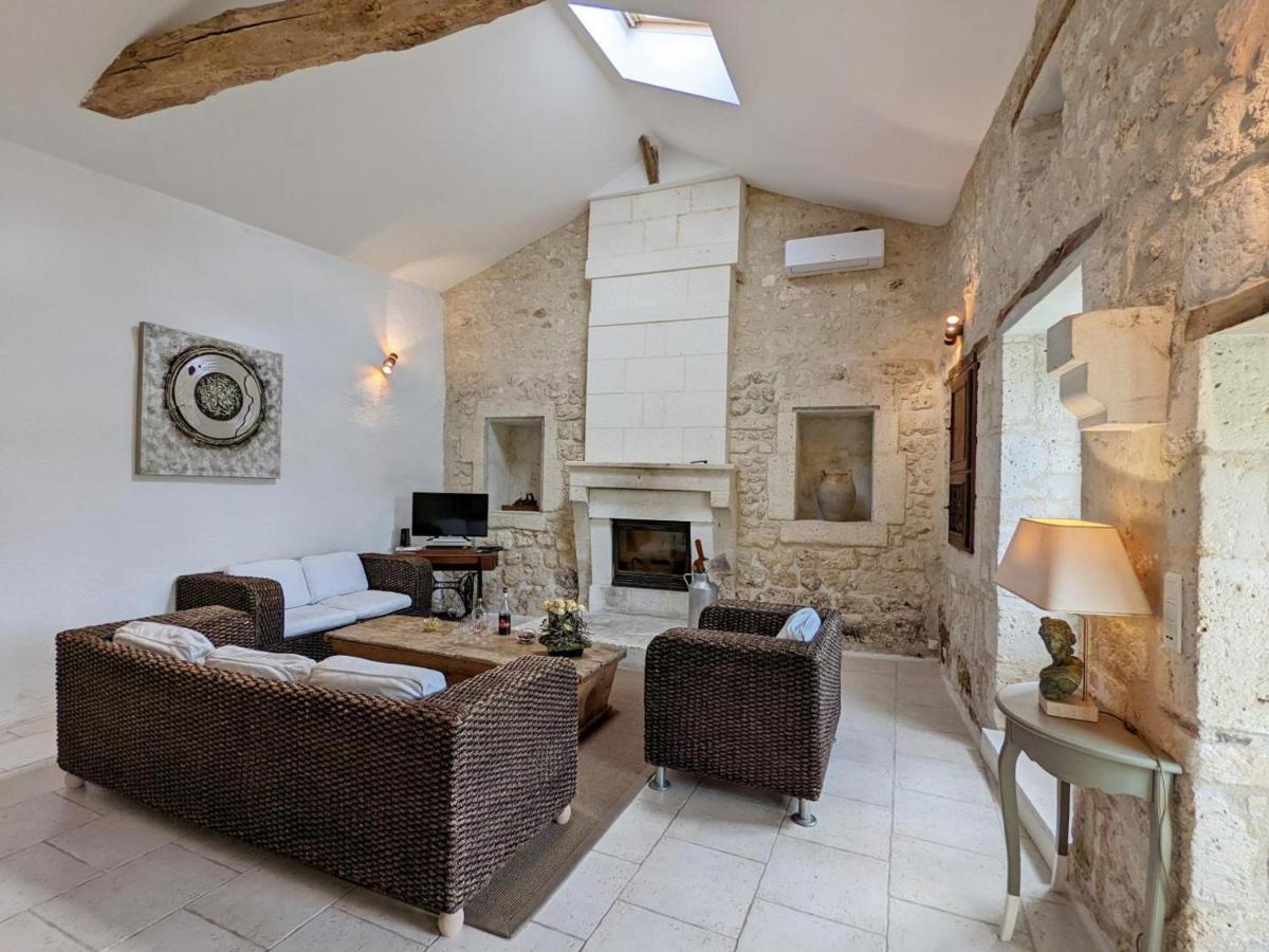 Gîte Roullet-Saint-Estèphe, 4 pièces, 6 personnes - FR-1-653-143 - Housity