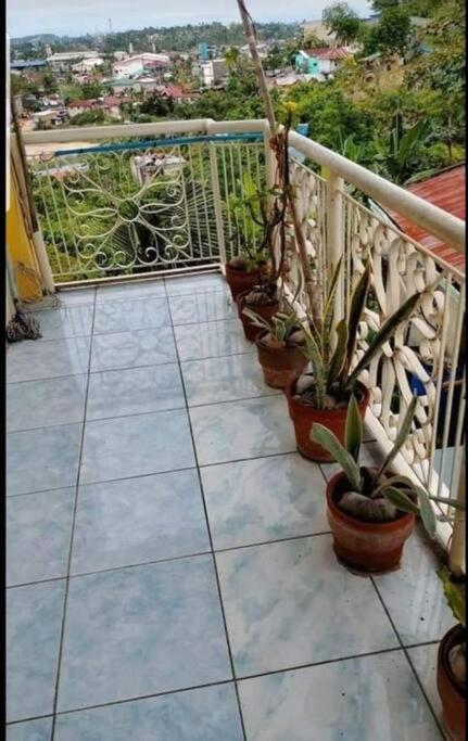 Moonlights home with huge roofdeck - Housity