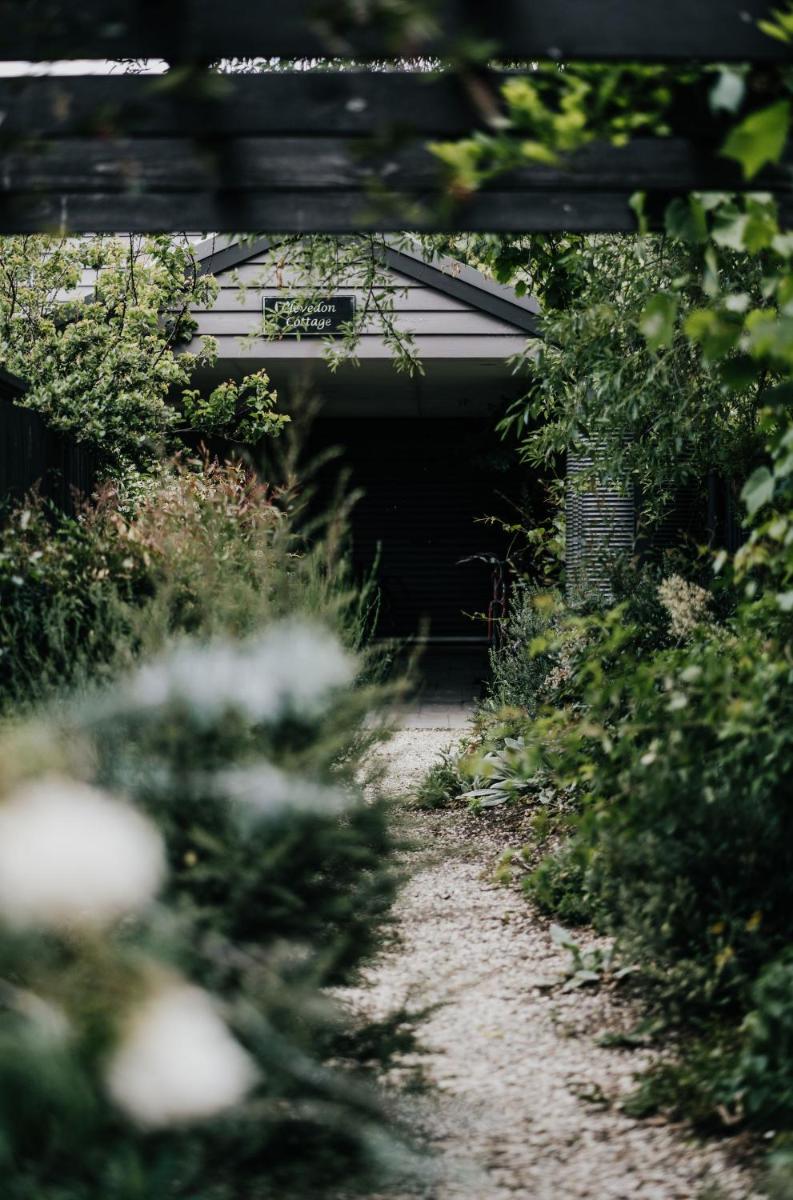 Suitetrails - The Clevedon Cottage