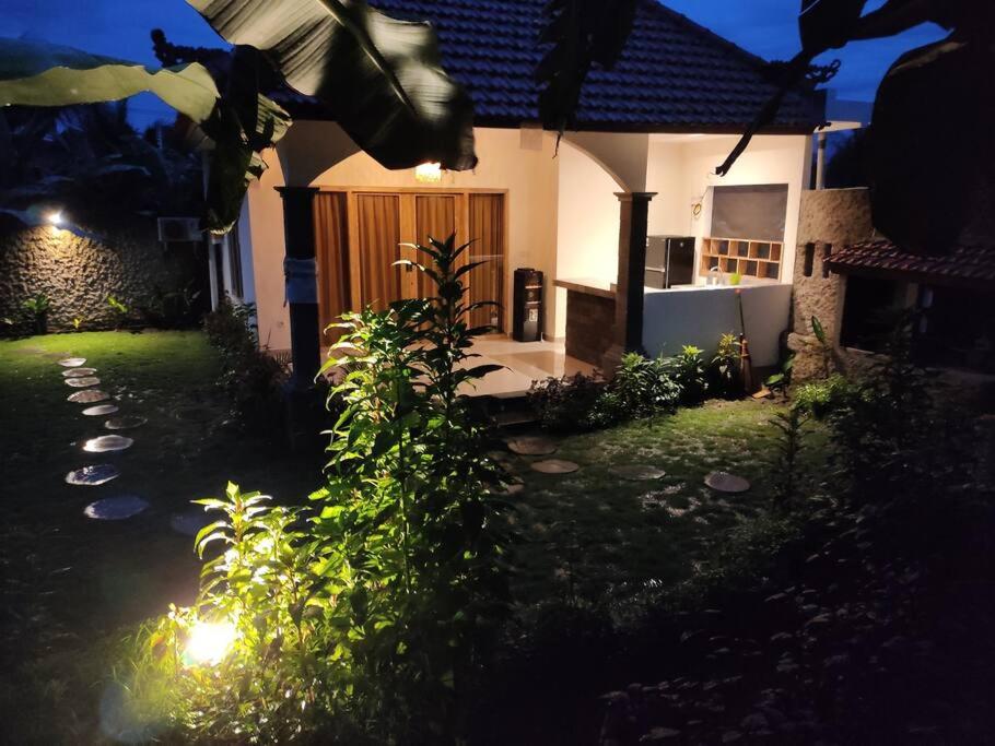 pondok tiga - Housity