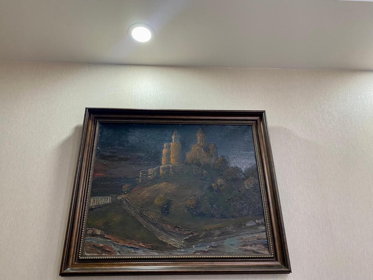 Georgian StonehengEEE - Housity