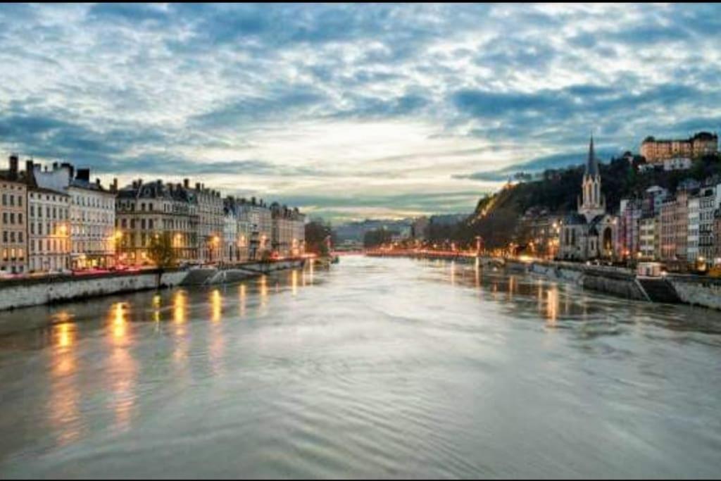 Chaleureux studio cœur St Jean Bellecour - Housity