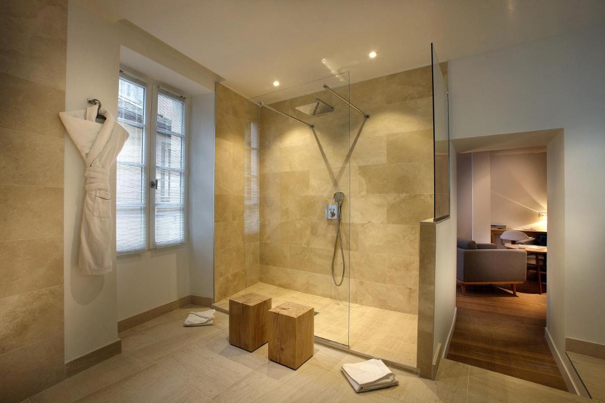 Salle de bains dans l'établissement Petit Hôtel Confidentiel