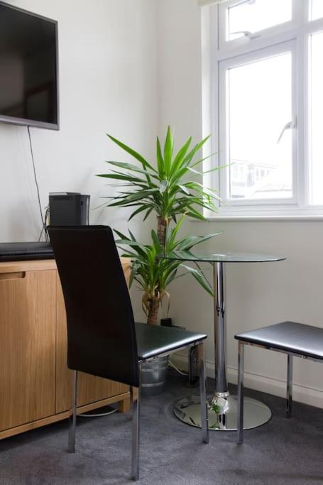 Peaceful Apartment in London - Housity