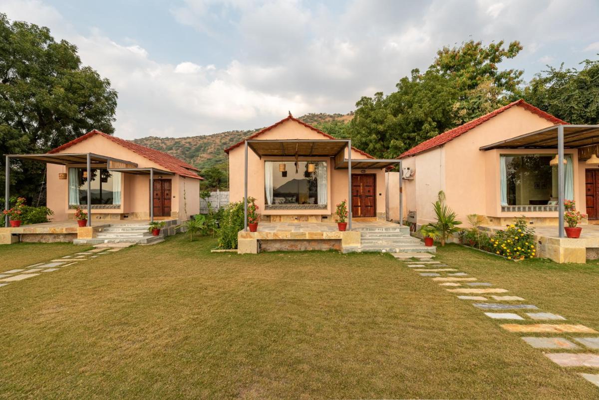 1br Cottage with Pool - Lake's End by Roamhome - Housity