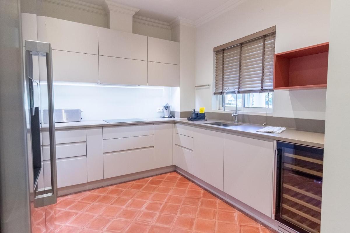 A cozinha ou kitchenette de Dunas Douradas Beach Club