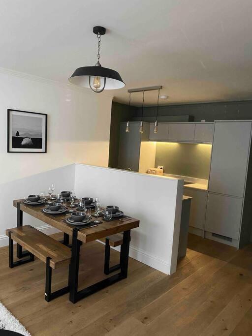 Charming Apartment BARBICAN/HOE PARKING,Courtyard! - Housity
