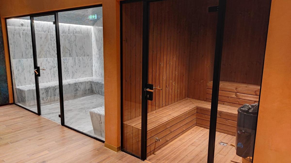 Uma casa de banho em Sines Sea View Business & Leisure Hotel