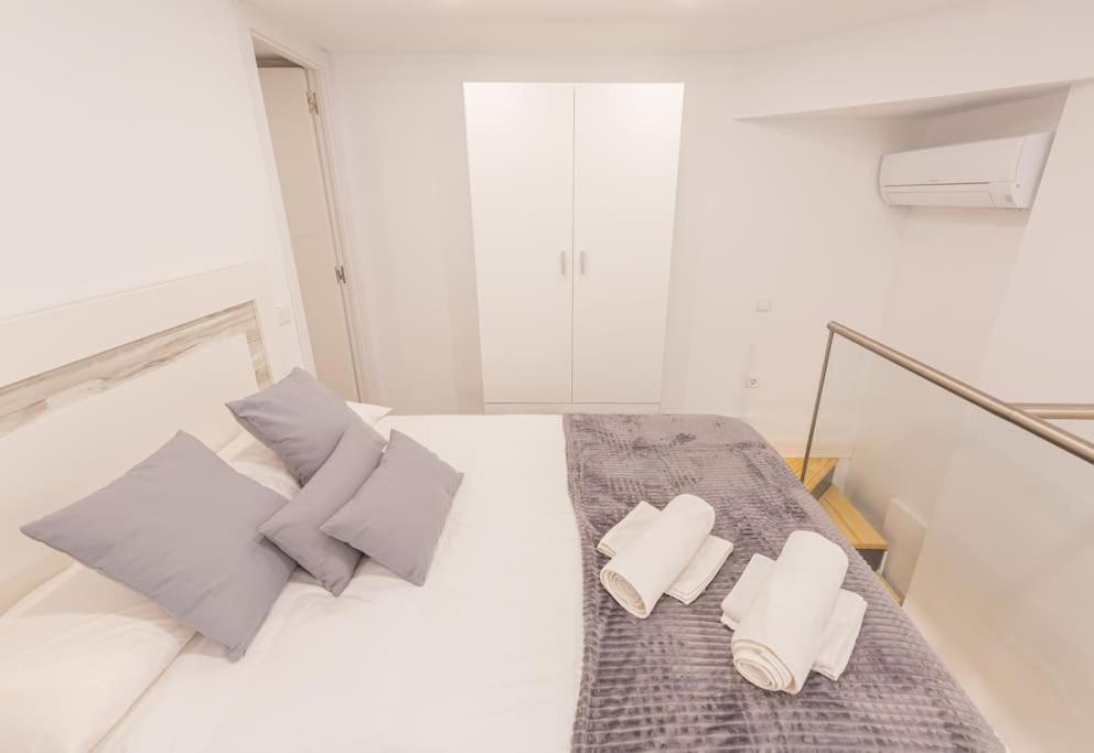 Amplio piso a 300m de Retiro - Housity