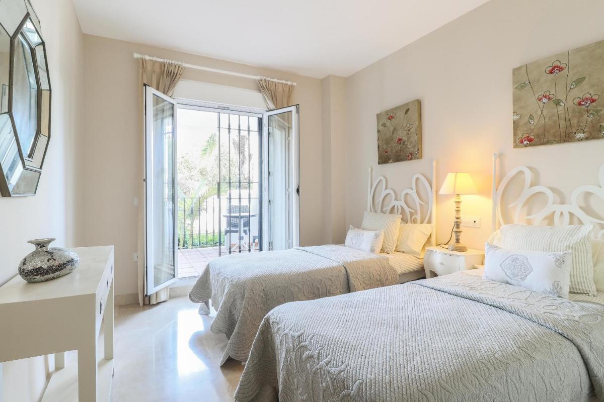 San Pedro beachside apartment - Housity