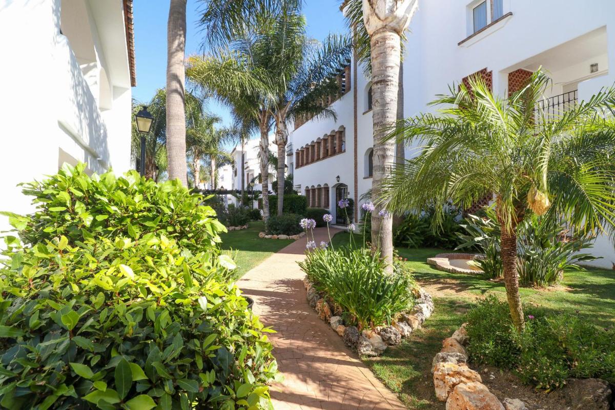San Pedro beachside apartment - Housity