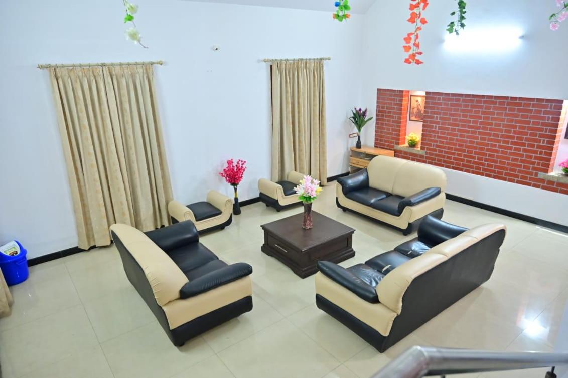 Moon villa - Housity