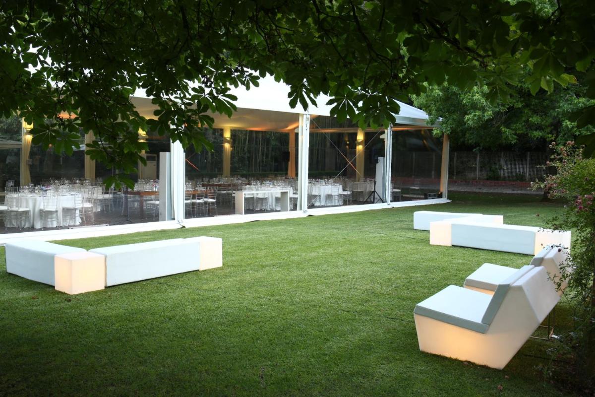 Um jardim no exterior de Hotel Quinta das Lagrimas - Small Luxury Hotels