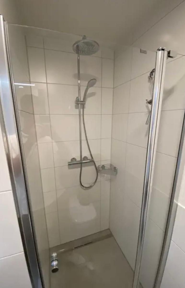 Gehobenes Apartment mit Balkon - Housity