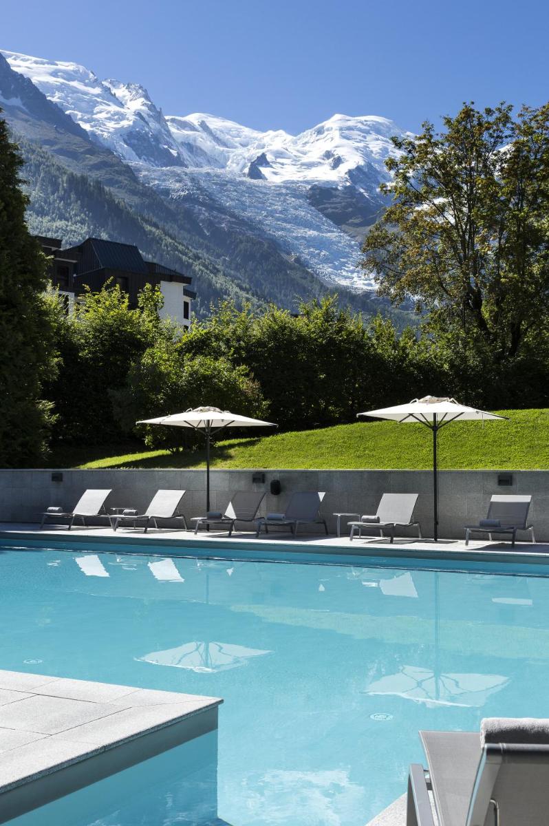 Vue générale sur la montagne ou vue sur la montagne depuis l'hôtel