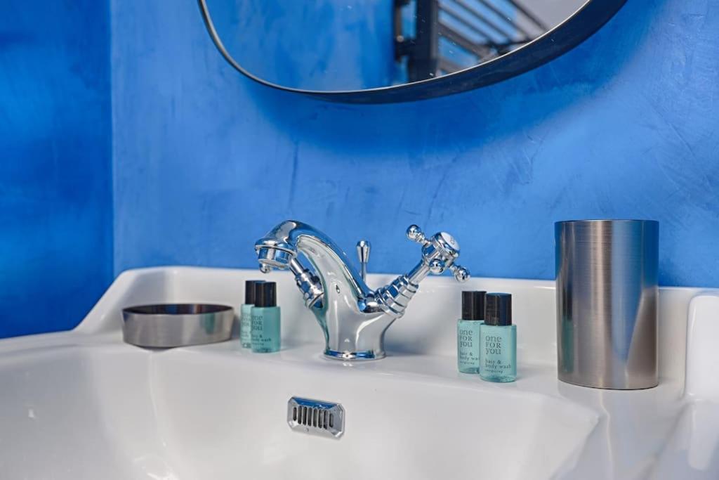 MyKeypers - Luxurious Private House with jacuzzi for 10P/4BR - Heart of Paris - Housity