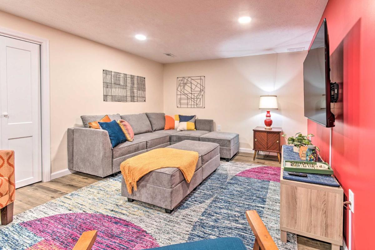 Stylish Vacation Rental - Walk to ISU! - Housity