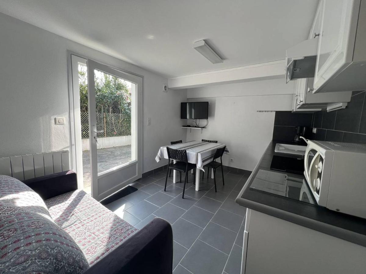 Coquet T1 Bis avec Terrasse en Rez-de-Jardin, Cambo-les-Bains - FR-1-495-91 - Housity