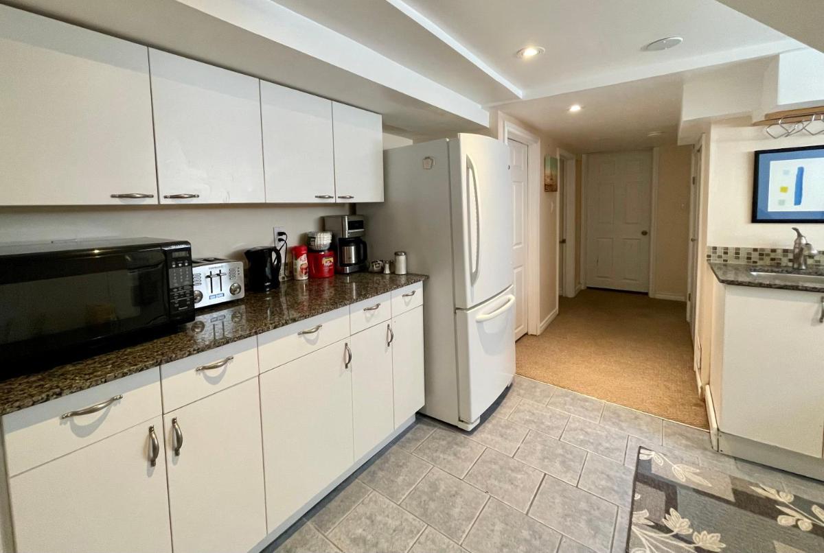 258 Westview Blvd - Room 2 - Housity