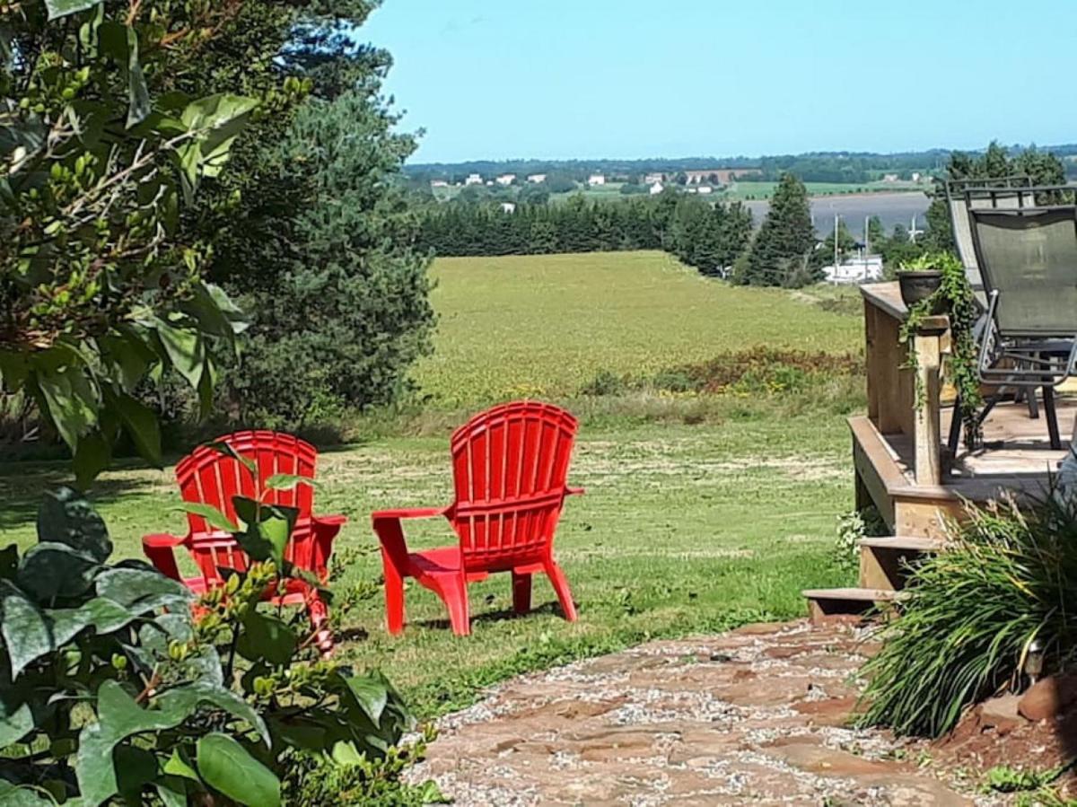 Golfers Haven 4 bd 20 min Chtown Central PEI - Housity