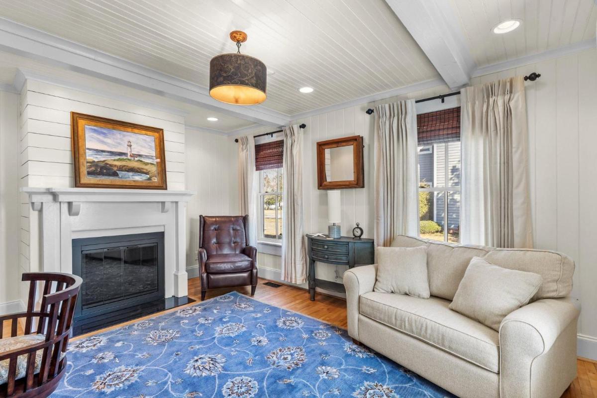 Alex Moore House - Housity