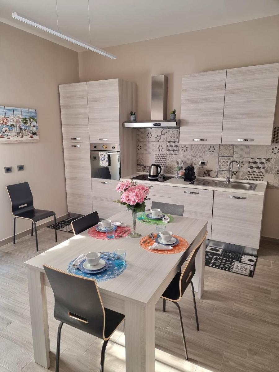 Emy House - Housity