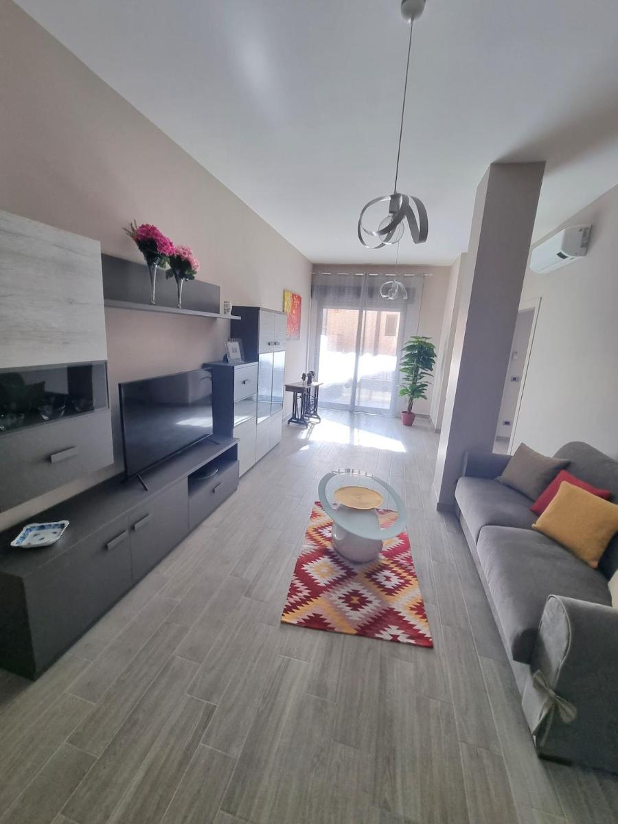 Emy House - Housity