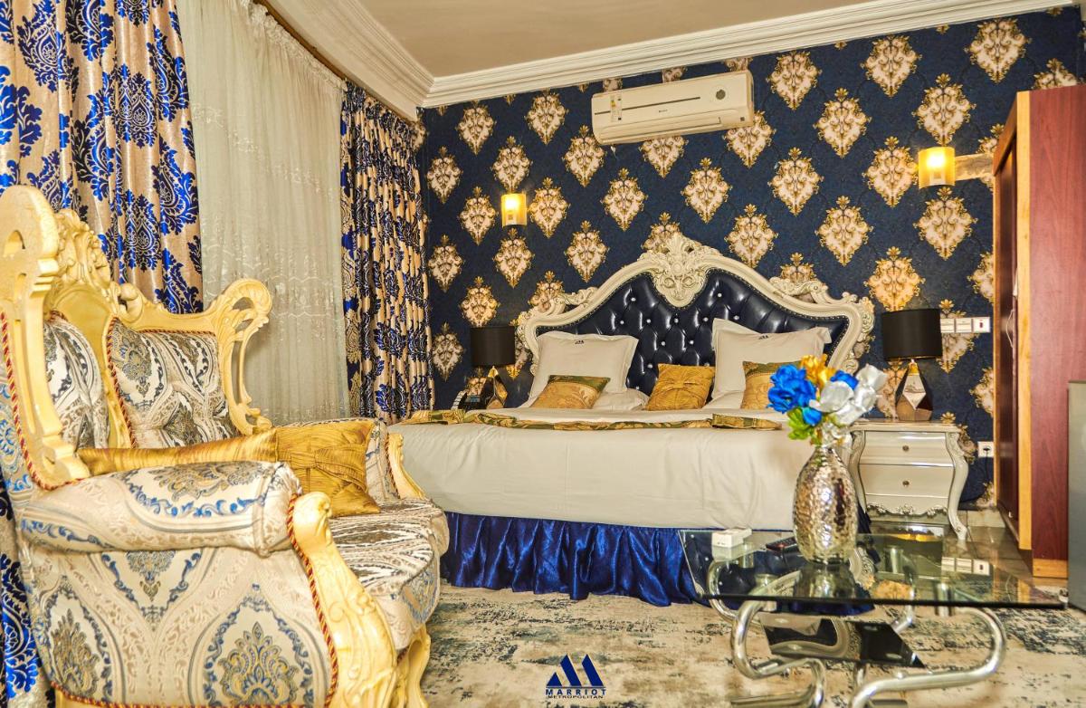 Marriot Metropolitan Hotel - Housity