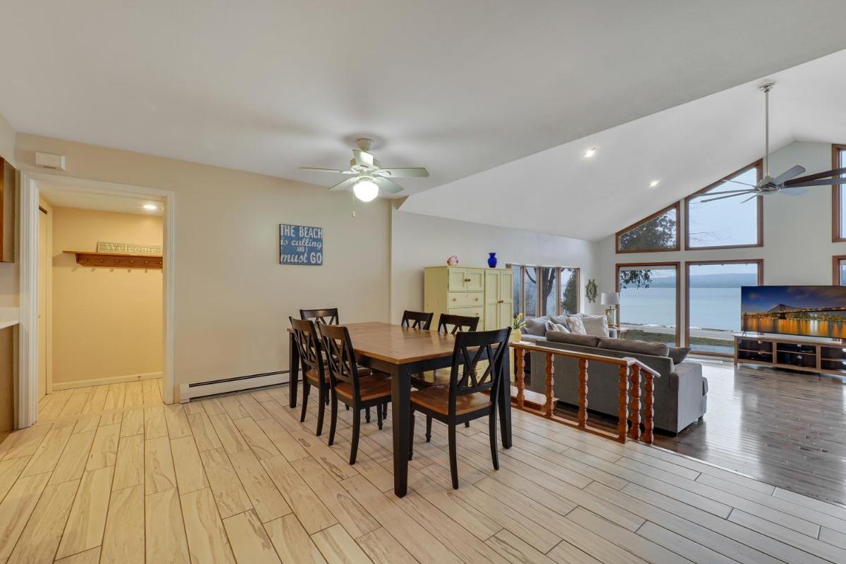 Lakeshore Dreams - Housity