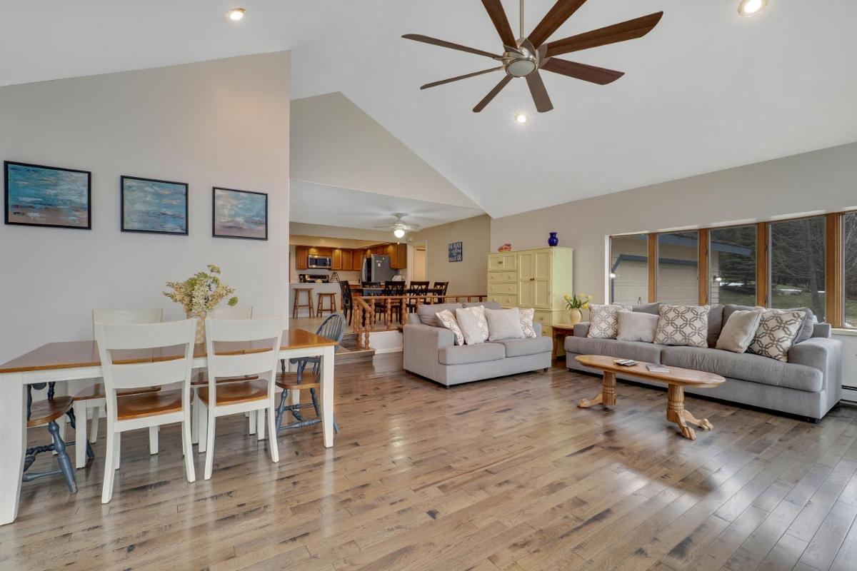 Lakeshore Dreams - Housity