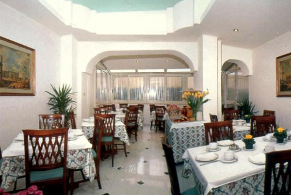 Hotel San Pietro - Housity