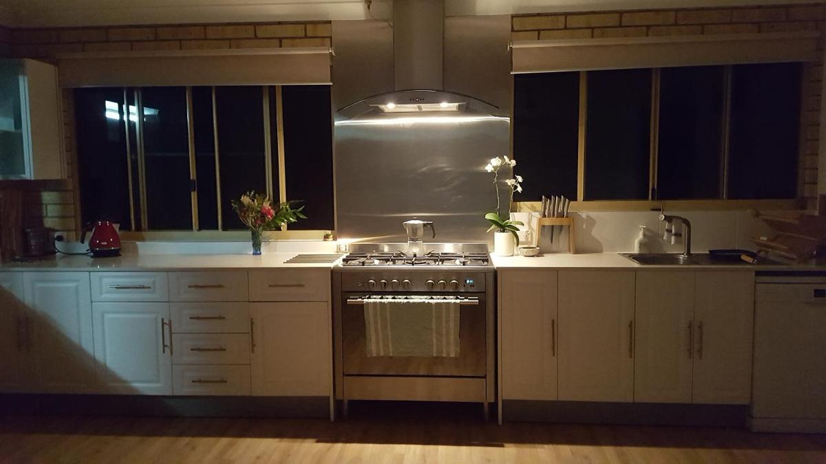 Figtree Cottage - Homestay - Yeppoon - Housity
