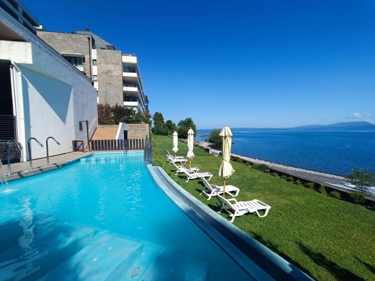 Gran departamento de Lujo en primera línea en PUCON, acceso directo al Lago - Housity