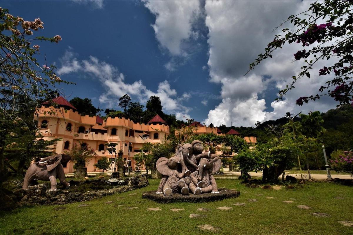 Lake Castle - Housity