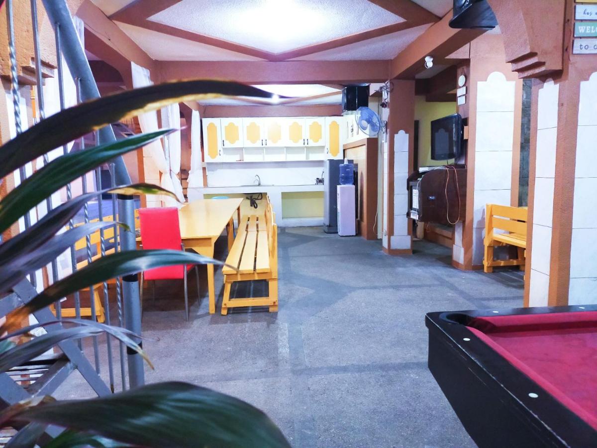 Dencio's Hotspring Resort - Housity