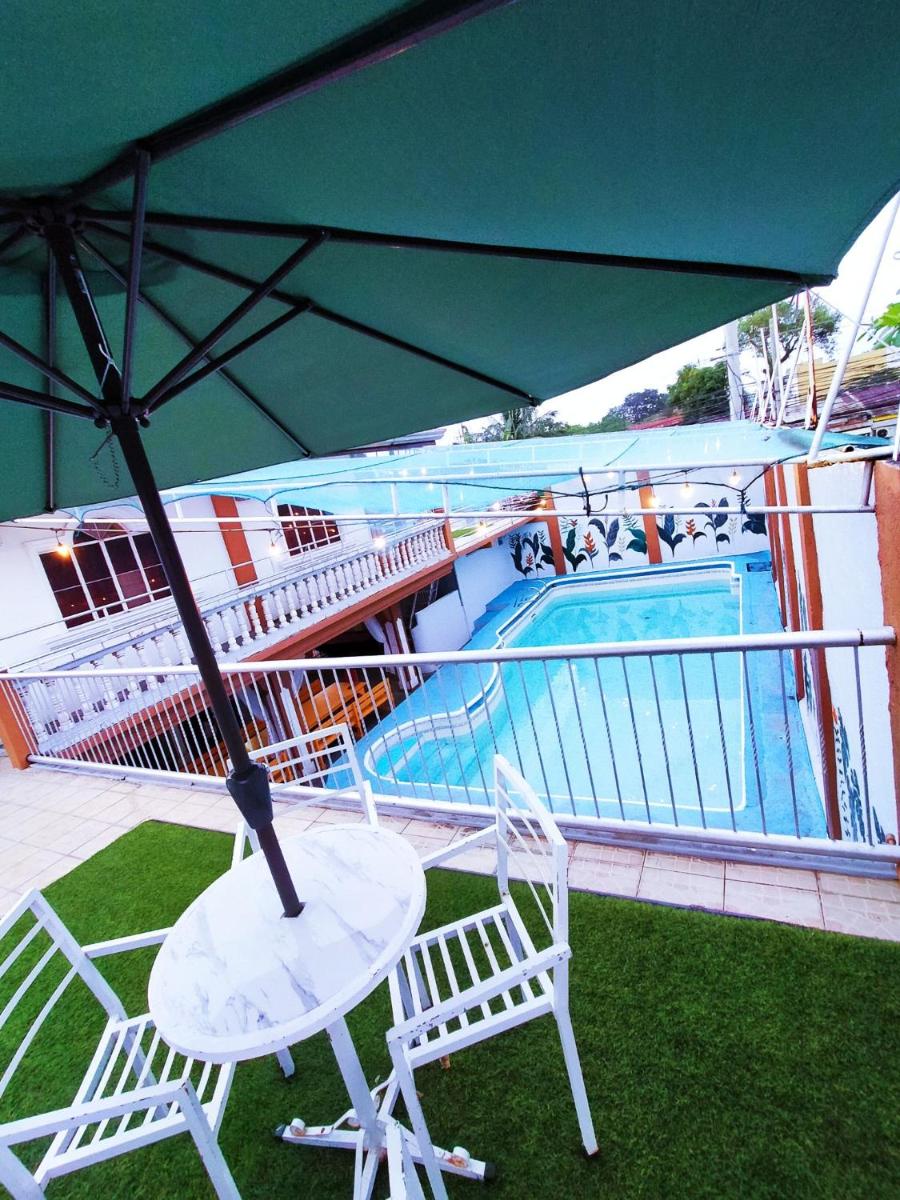 Dencio's Hotspring Resort - Housity