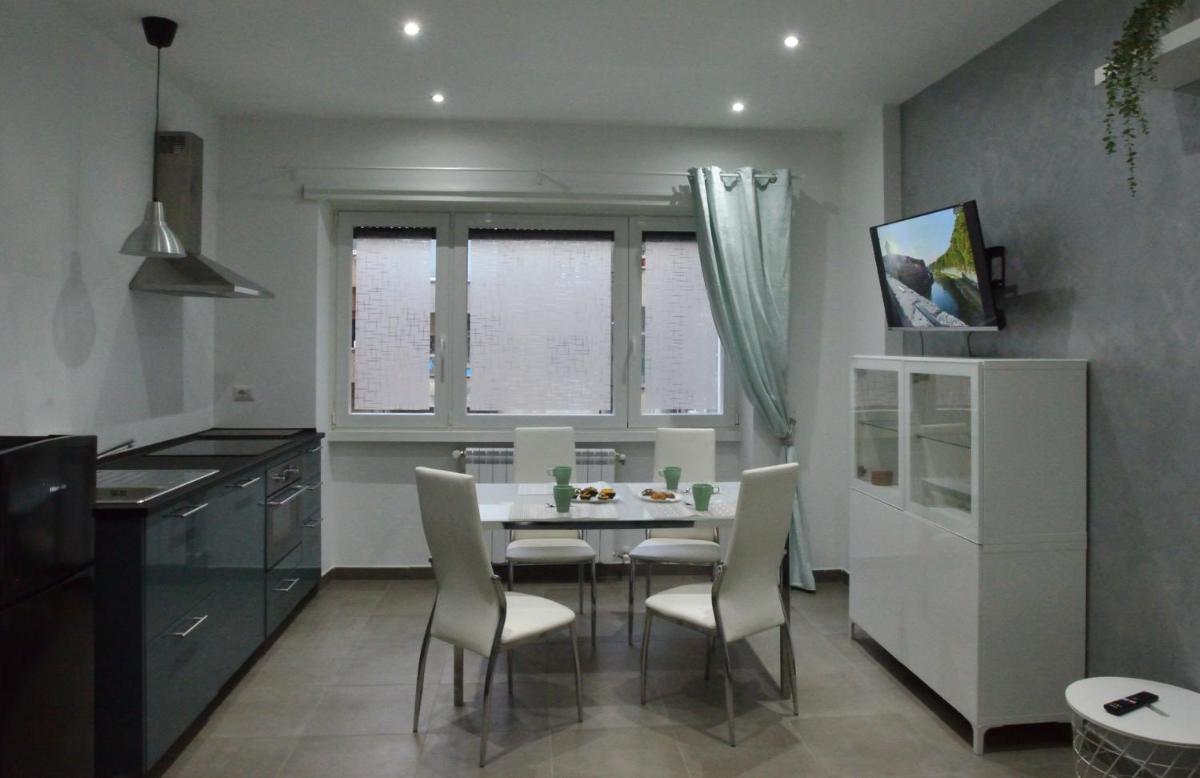 Suitetrails - Roma Deluxe Apartment near Metro Cipro/Musei Vaticani