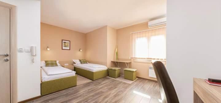 Bed & Breakfast Park Gate - Housity