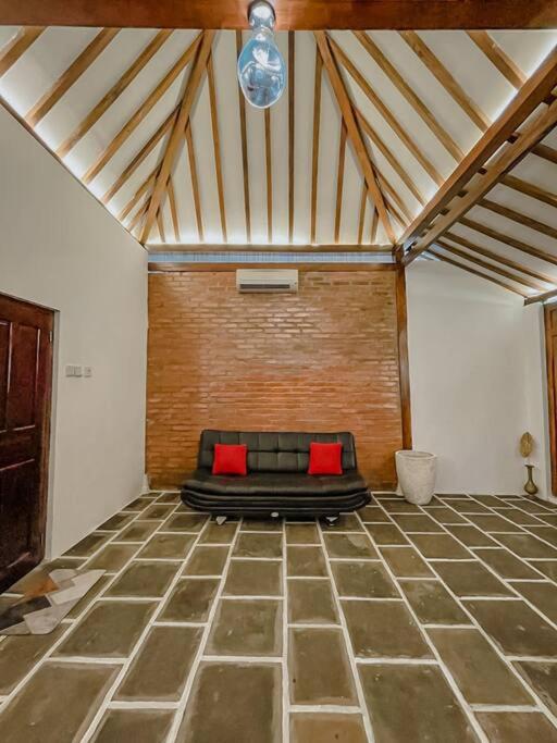 Villa Kamar Tamu Piyungan - Housity