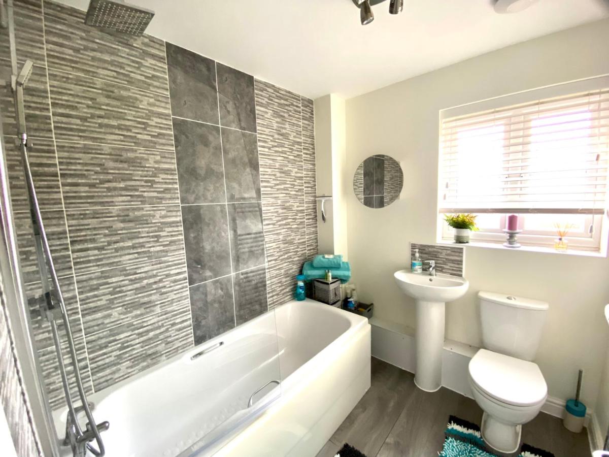 Clover House - Housity