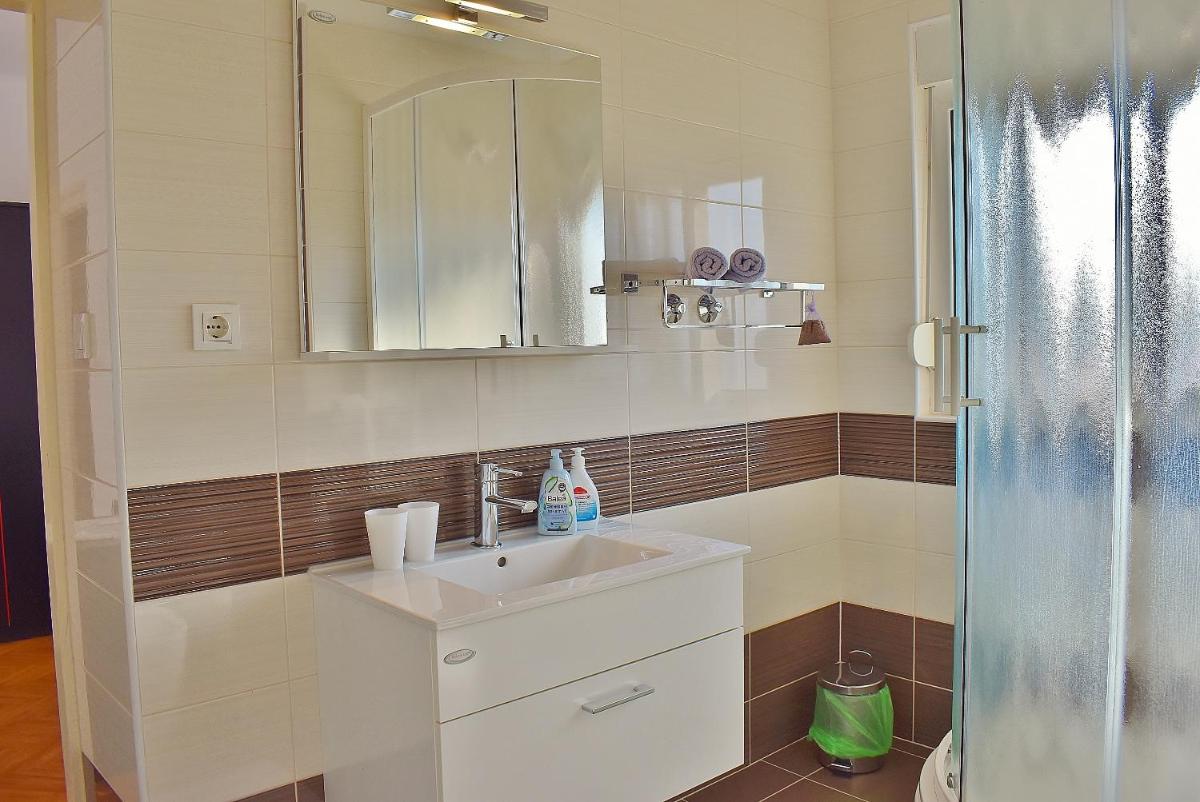 Apartments Duda, Rab - Housity