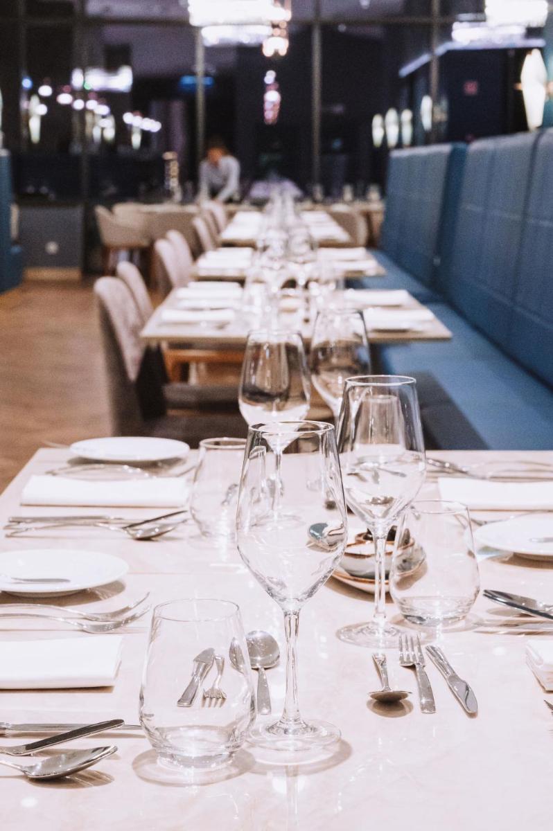 Um restaurante ou outro lugar para comer em Sines Sea View Business & Leisure Hotel