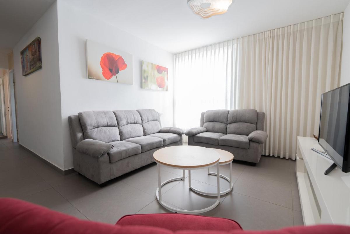 First Luxury suite 3 min from TLV (MAX 9 People) - Housity