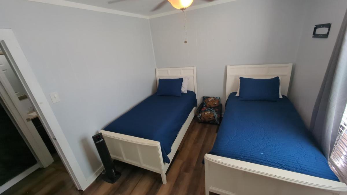 Cozy Unique 3 bedroom near Brazos River - Housity