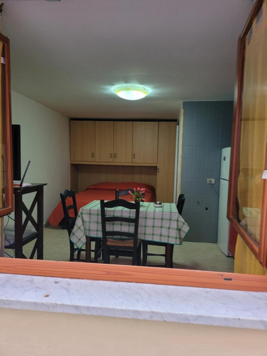 'O VASCIO E PULCINELLA - Housity