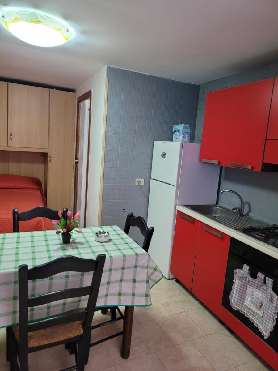 'O VASCIO E PULCINELLA - Housity