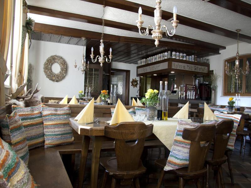 Hotel Gasthof Alte Post - Housity
