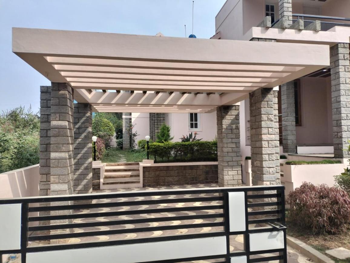 Moon villa - Housity