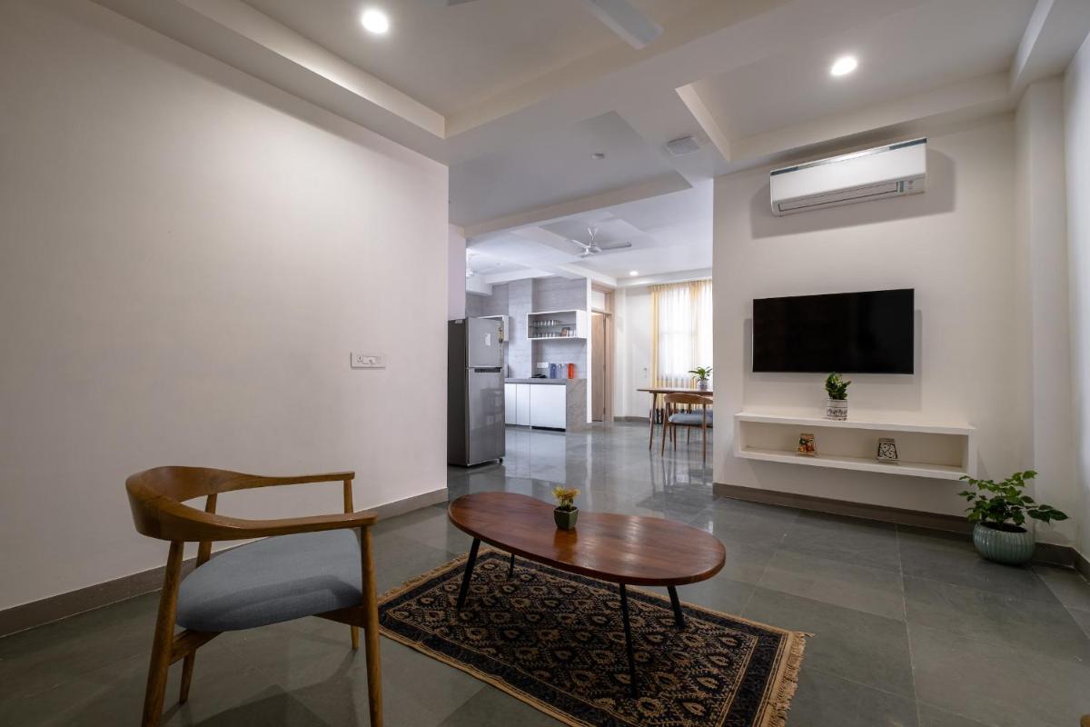 C'est La Vie Boutique Apartments by Le Pension Stays - Housity