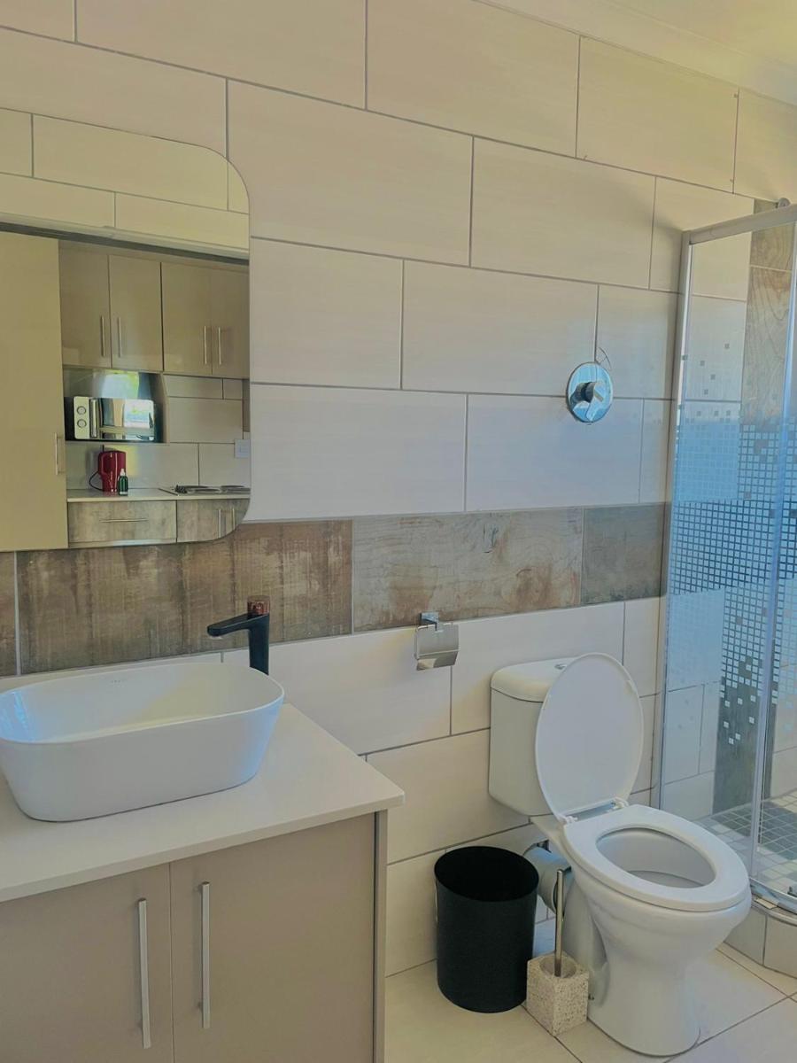 THABAKGOLO GUEST HOUSE - Housity